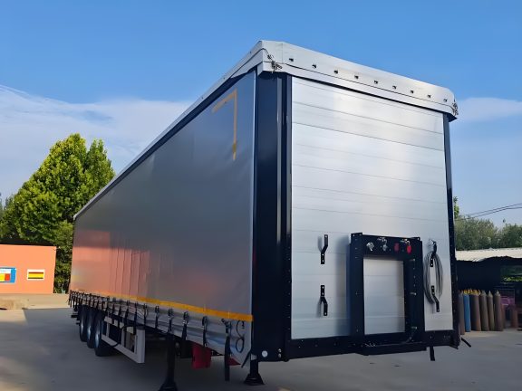 全新侧帘集装箱半挂运输车图片展示